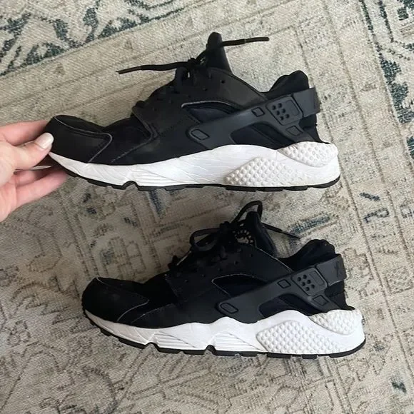 Nike Air Huarache  - Picture 8 of 10